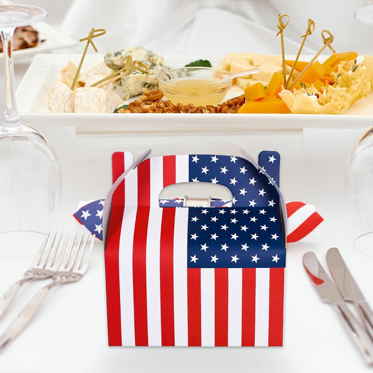 Whaline 12Pcs Patriotic Treat Box with Handle