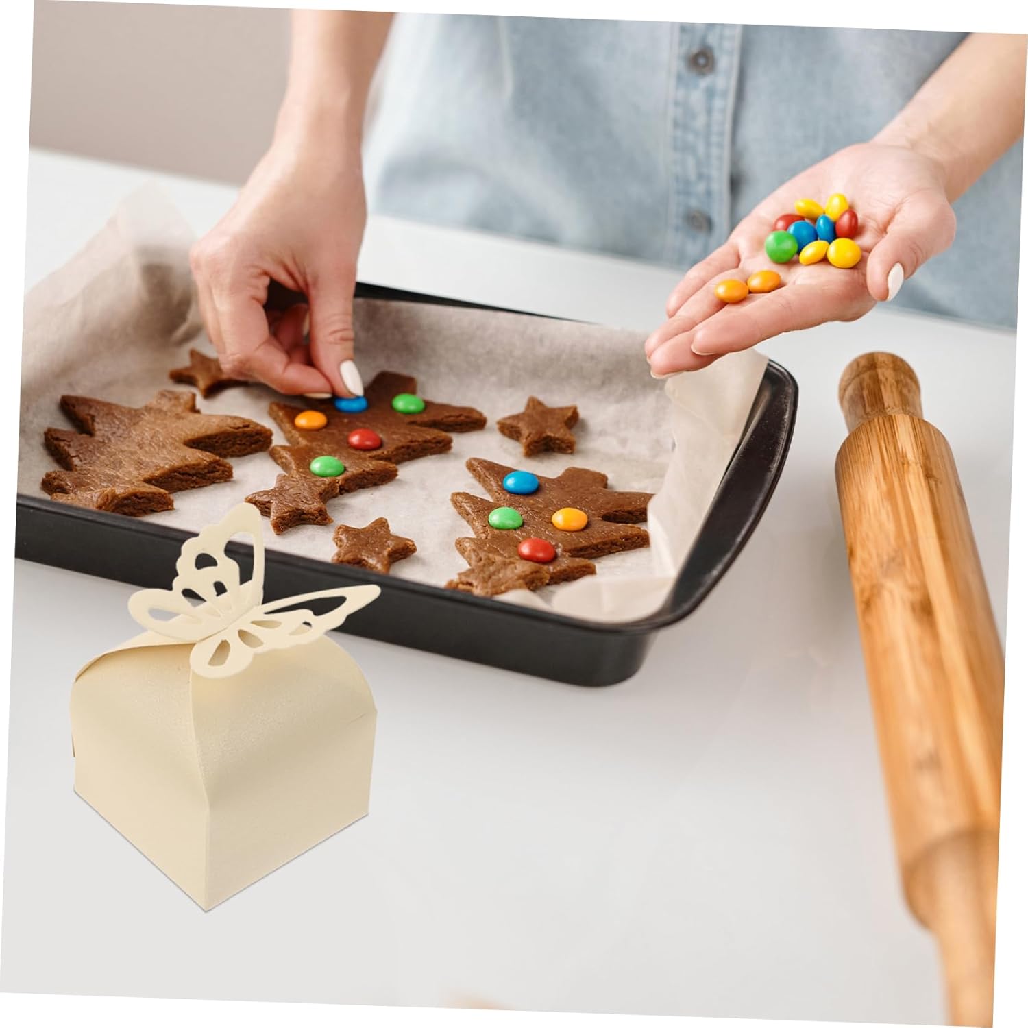 Didiseaon 50pcs Hollow Out Butterflies Candy Boxes for Weddings and Parties