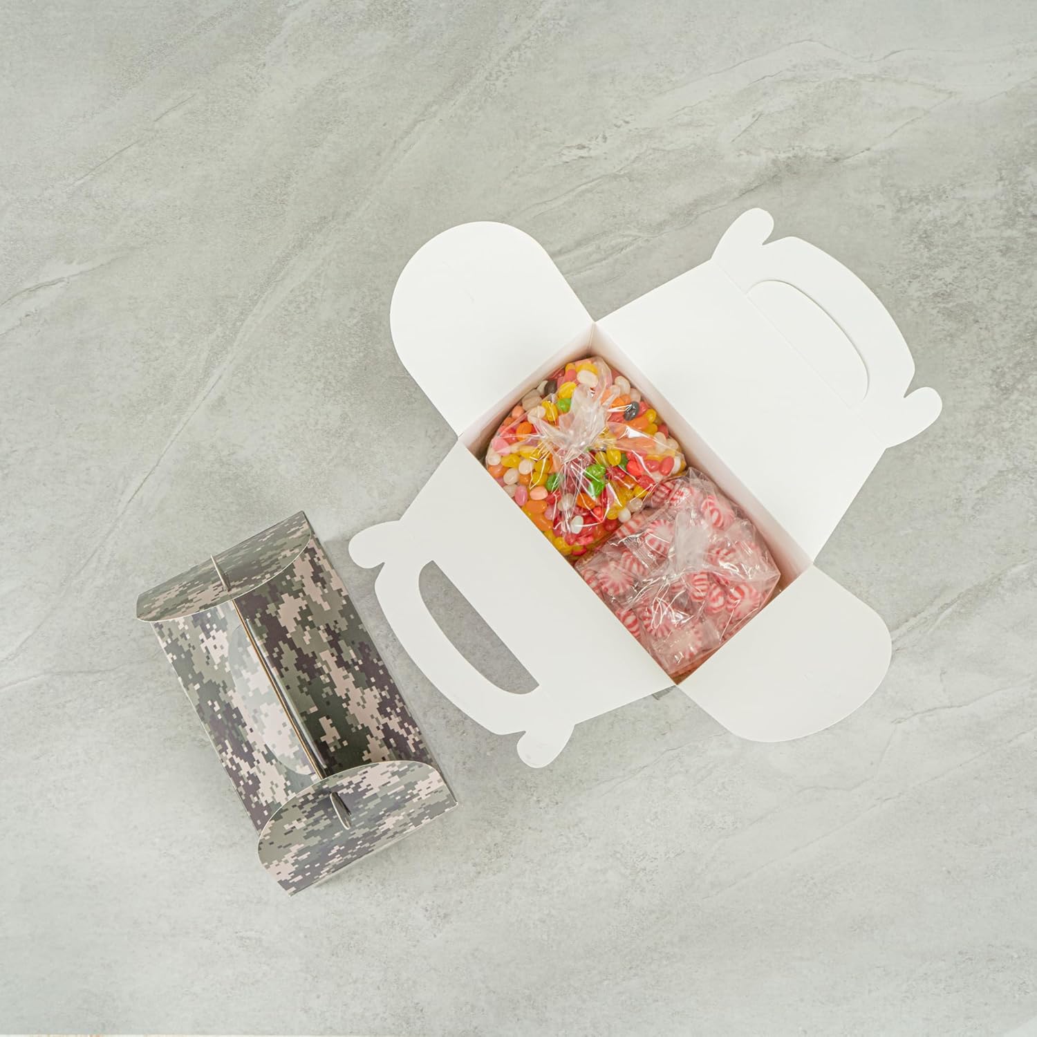 Restaurantware Camouflage Gable Party Boxes 25 Count With Handle