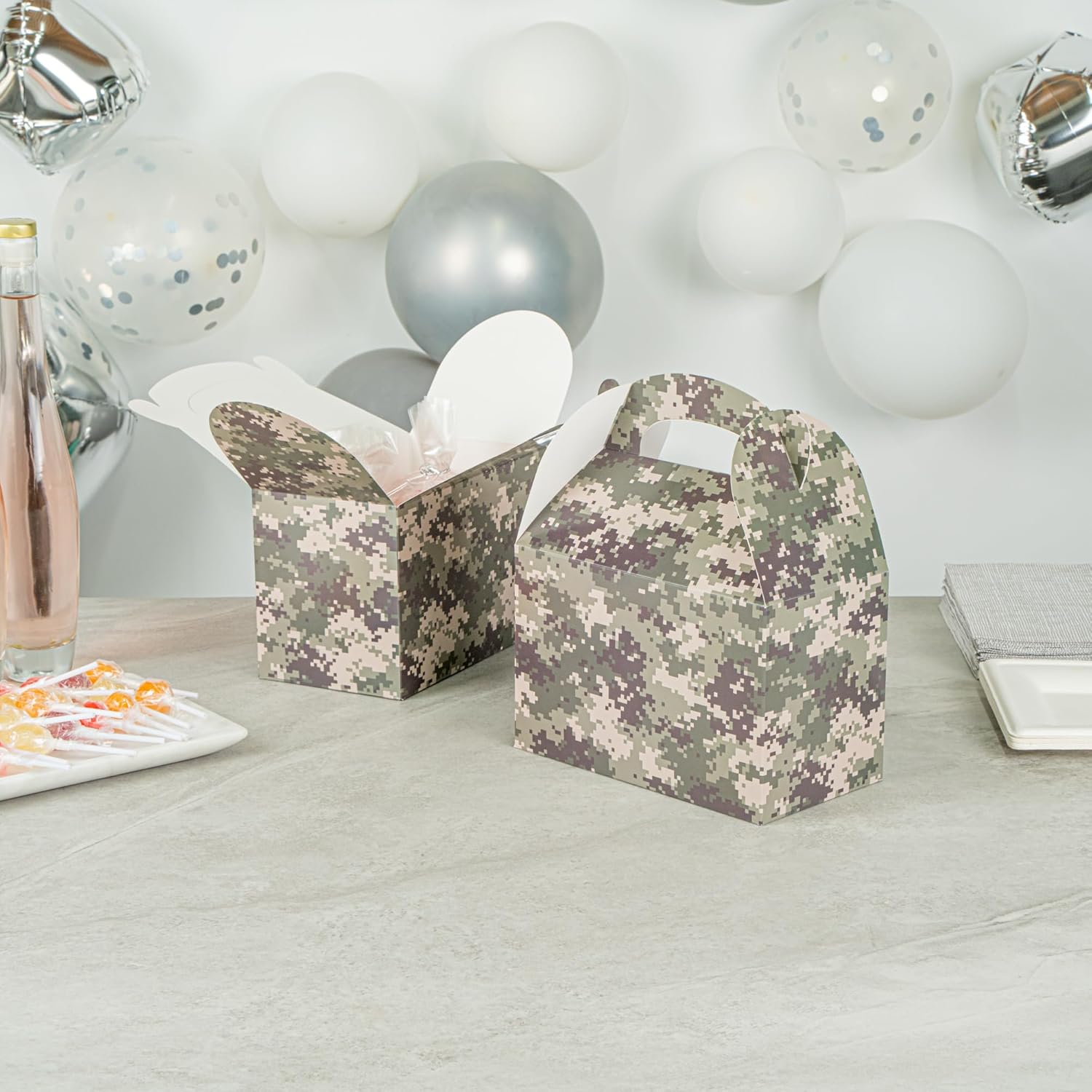 Restaurantware Camouflage Gable Party Boxes 25 Count With Handle